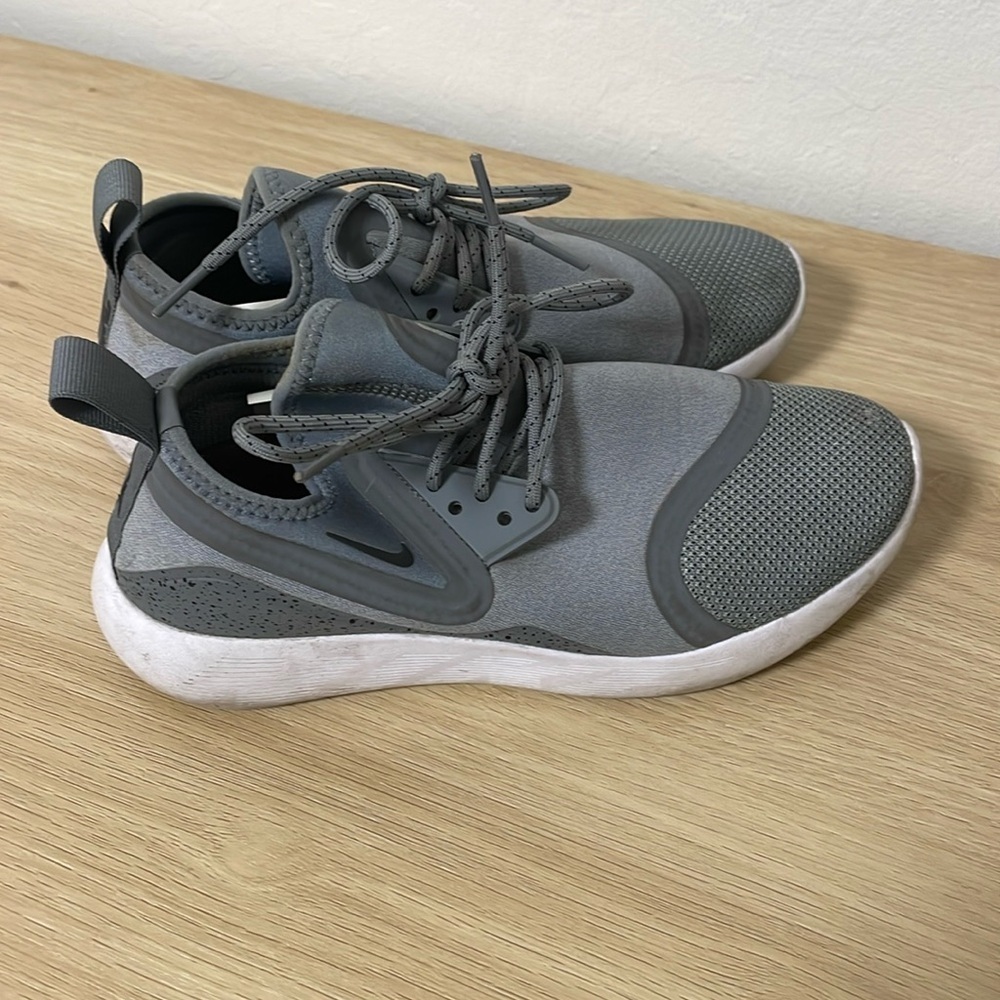 Nike Gray Women’s Size 8 Athletic Shoes